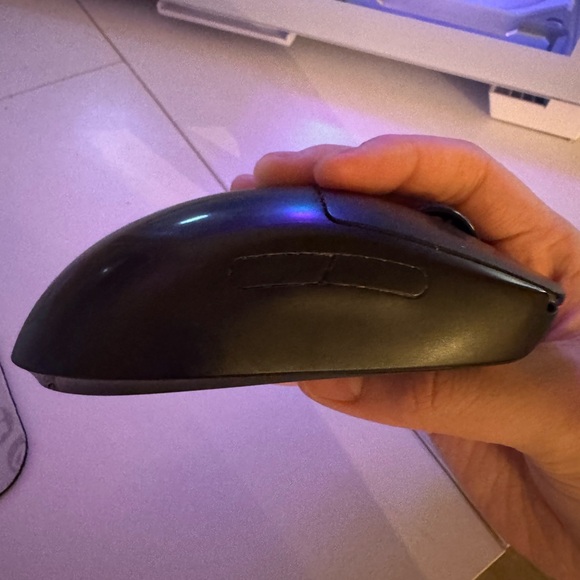 SOLD— Logitech Pro Wireless Mouse Black - Picture 4 of 5